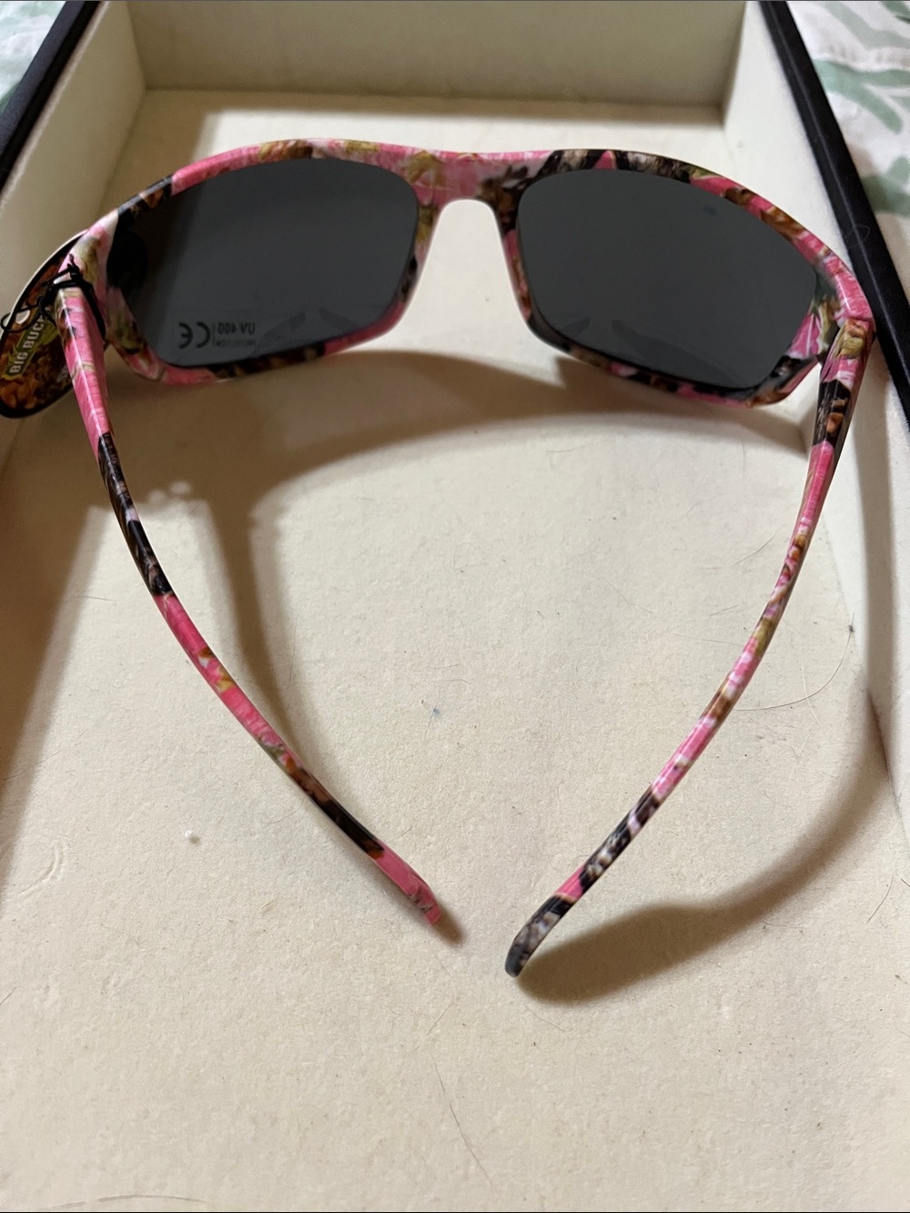 Women's Pink Floral Pattern Sunglasses - Fashionable UV Lenses